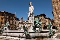 THE FOUNTAIN OF NEPTUNE IN FLORENCE, ITALY